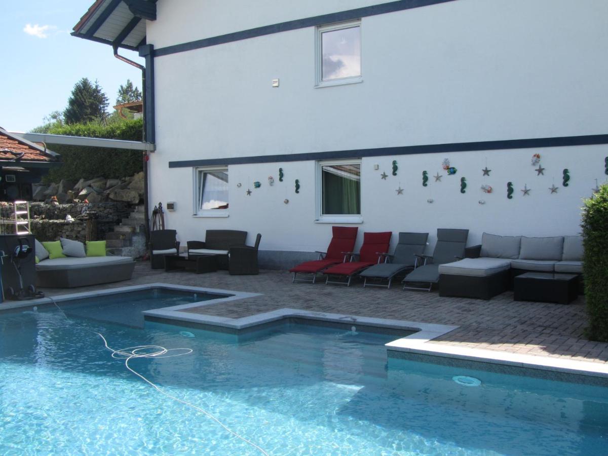 Marienstrasse Apartment Neukirchen vorm Wald ภายนอก รูปภาพ